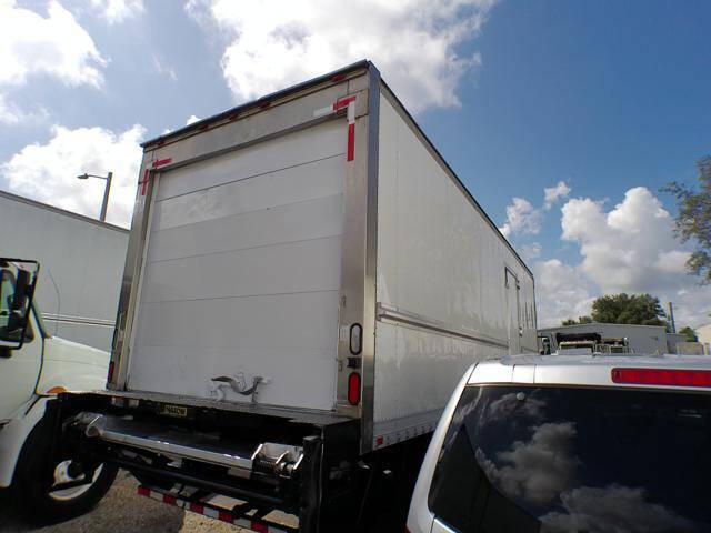 2015 Freightliner M2 106