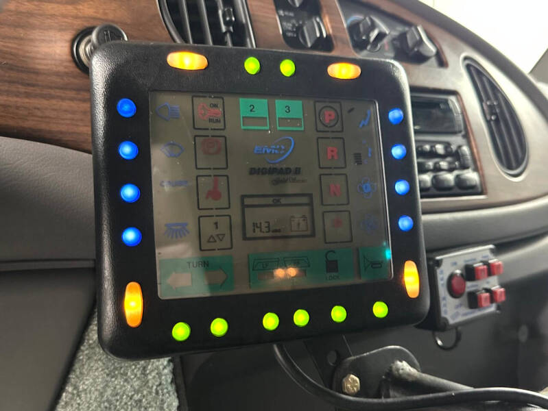 2002 Ford E-Series E-250 SD