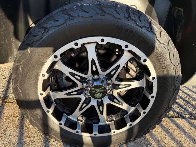 2013 Chevrolet Avalanche LS Black Diamond