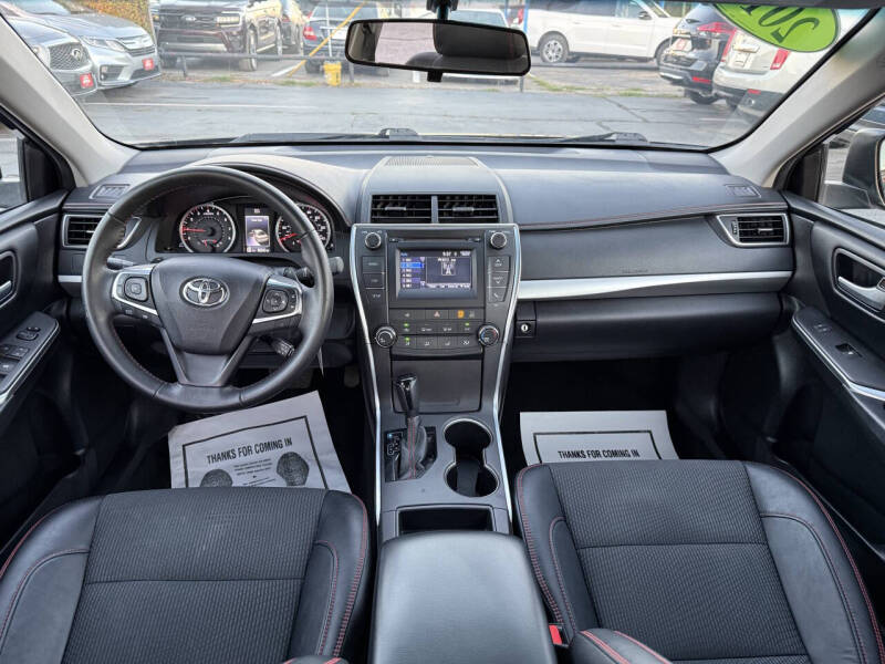 2016 Toyota Camry SE
