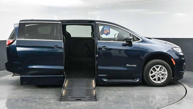 2024 Chrysler Pacifica Touring