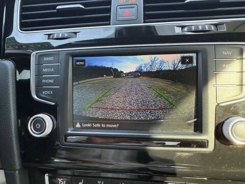 2017 Volkswagen Golf R 4Motion