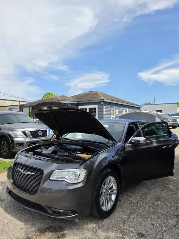 2016 Chrysler 300 C