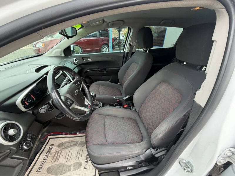 2018 Chevrolet Sonic LT Manual