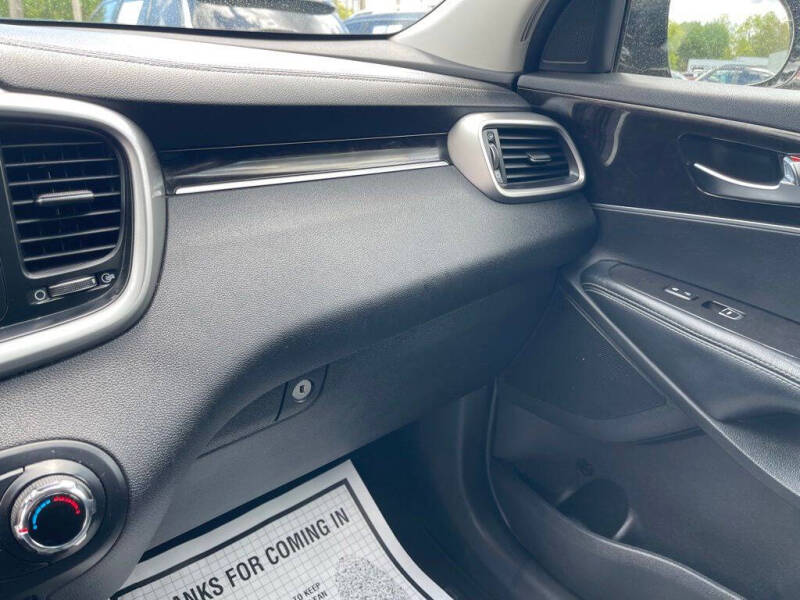 2017 Kia Sorento LX
