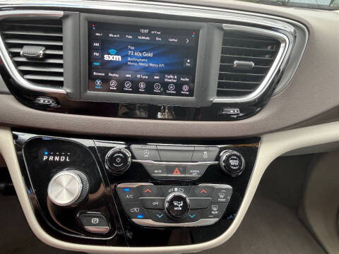 2021 Chrysler Voyager LX