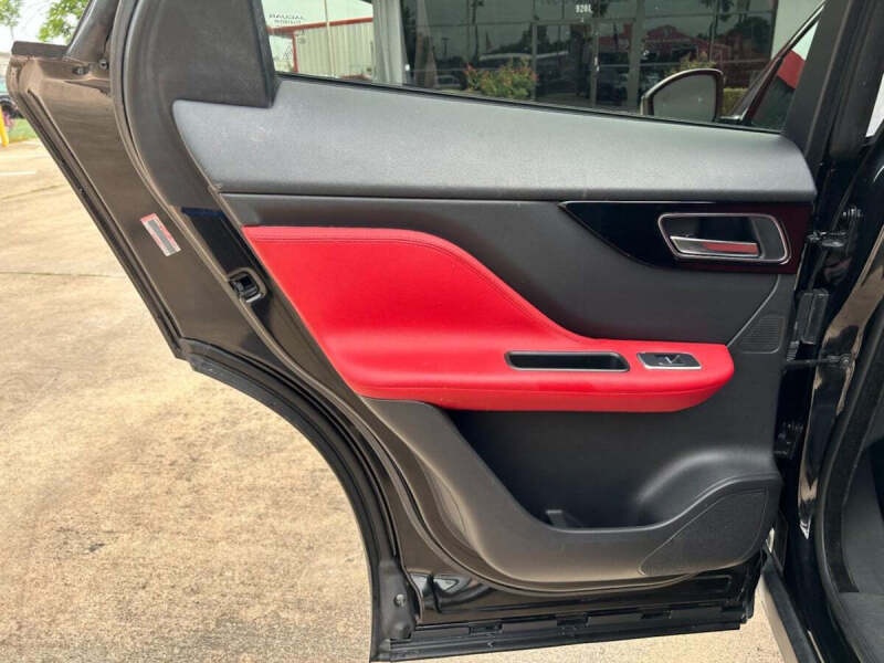 2018 Jaguar F-PACE 25t R-Sport