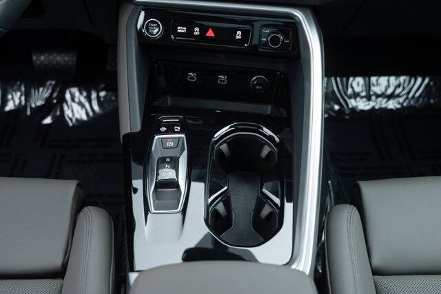 2025 Audi Q5 quattro Premium Plus TFSI