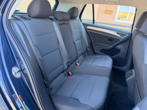 2016 Volkswagen Golf TSI S