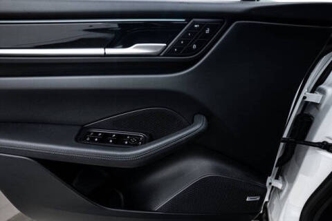 2025 Porsche Macan Electric