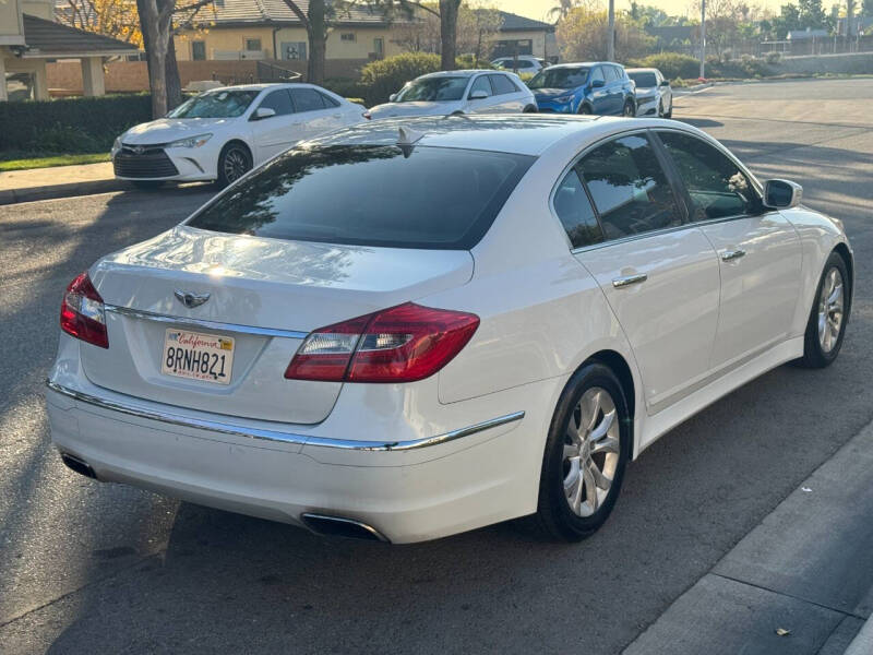 2013 Hyundai Genesis 3.8 photo 10