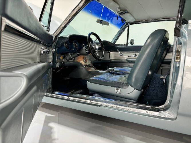 1962 Ford Thunderbird