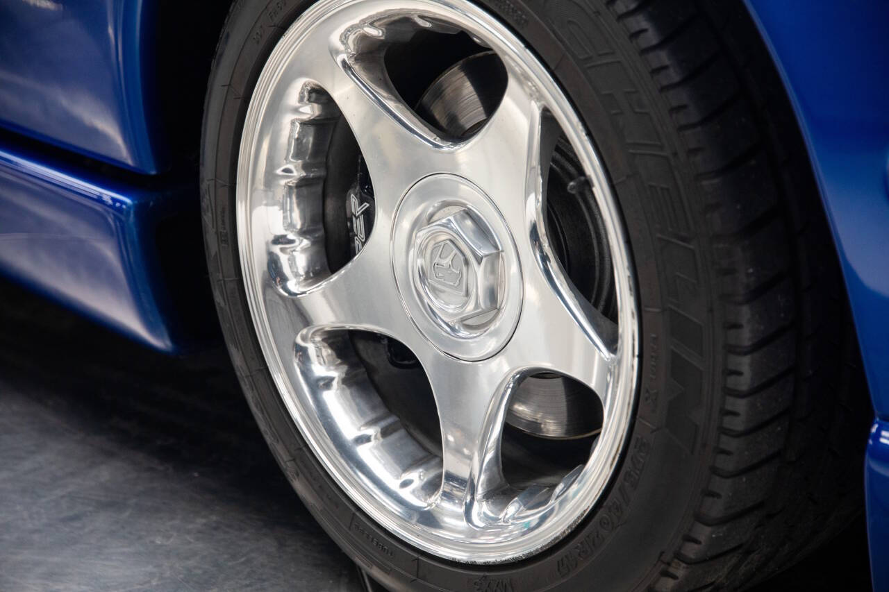 1997 Dodge Viper 23