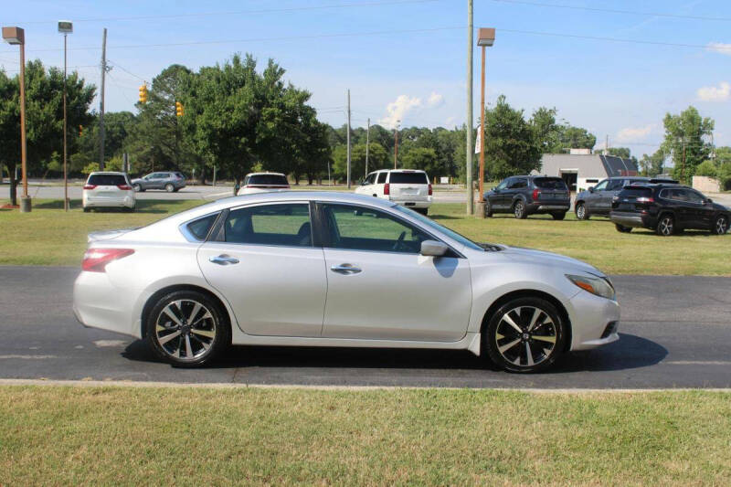 2016 Nissan Altima 2.5 SR
