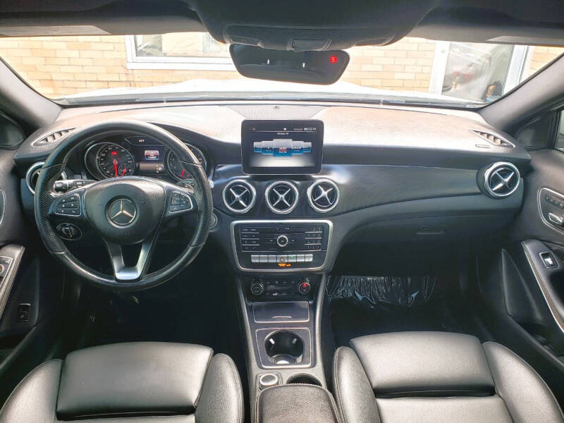 2019 Mercedes-Benz GLA-Class GLA250 photo 15