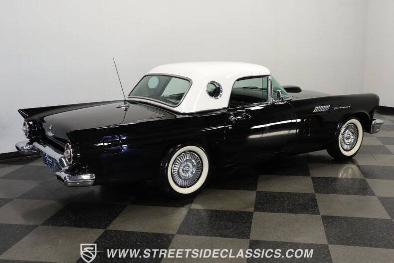 1957 Ford Thunderbird