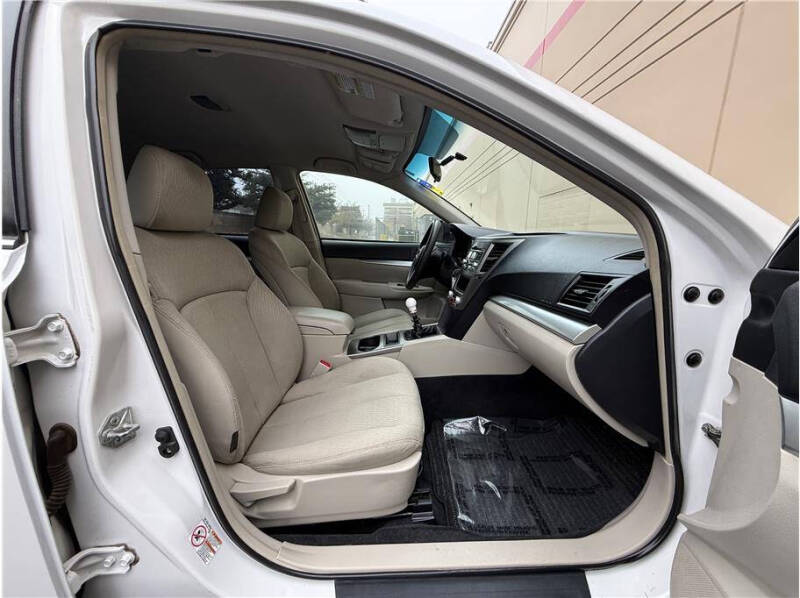 2011 Subaru Outback 2.5i