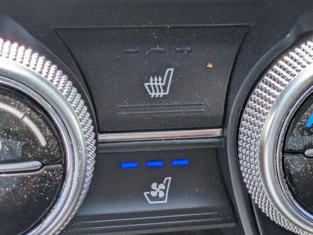 2023 Genesis G70