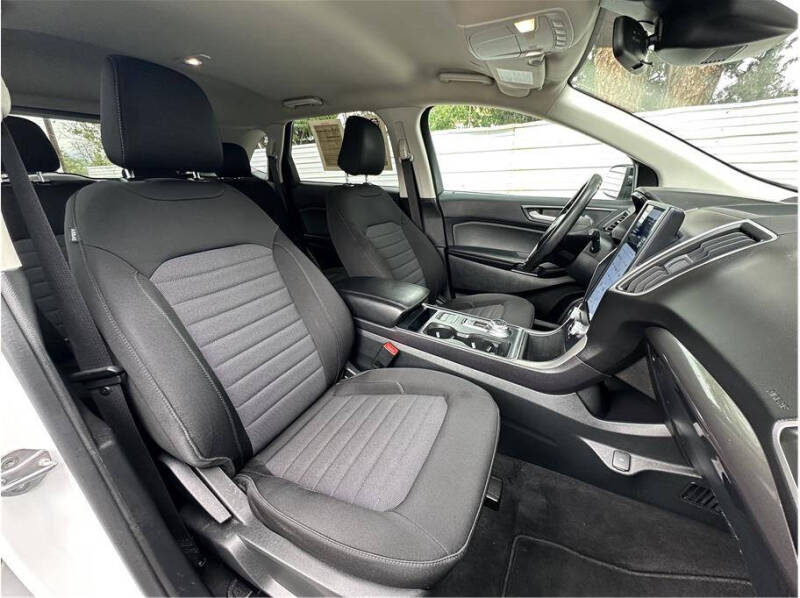 2024 Ford Edge SE
