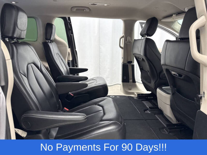 2023 Chrysler Pacifica Touring L