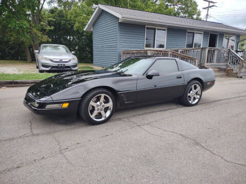 1995 Chevrolet Corvette for sale at Dave's Car Corner in Hartford City IN