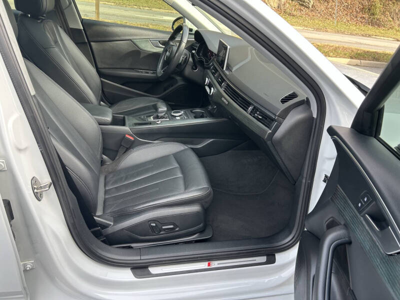 2018 Audi A4 2.0T quattro Premium Plus