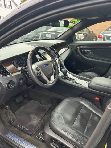 2014 Ford Taurus Limited