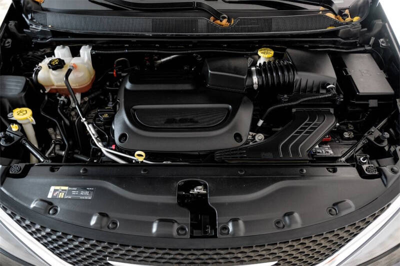 2020 Chrysler Voyager LXi