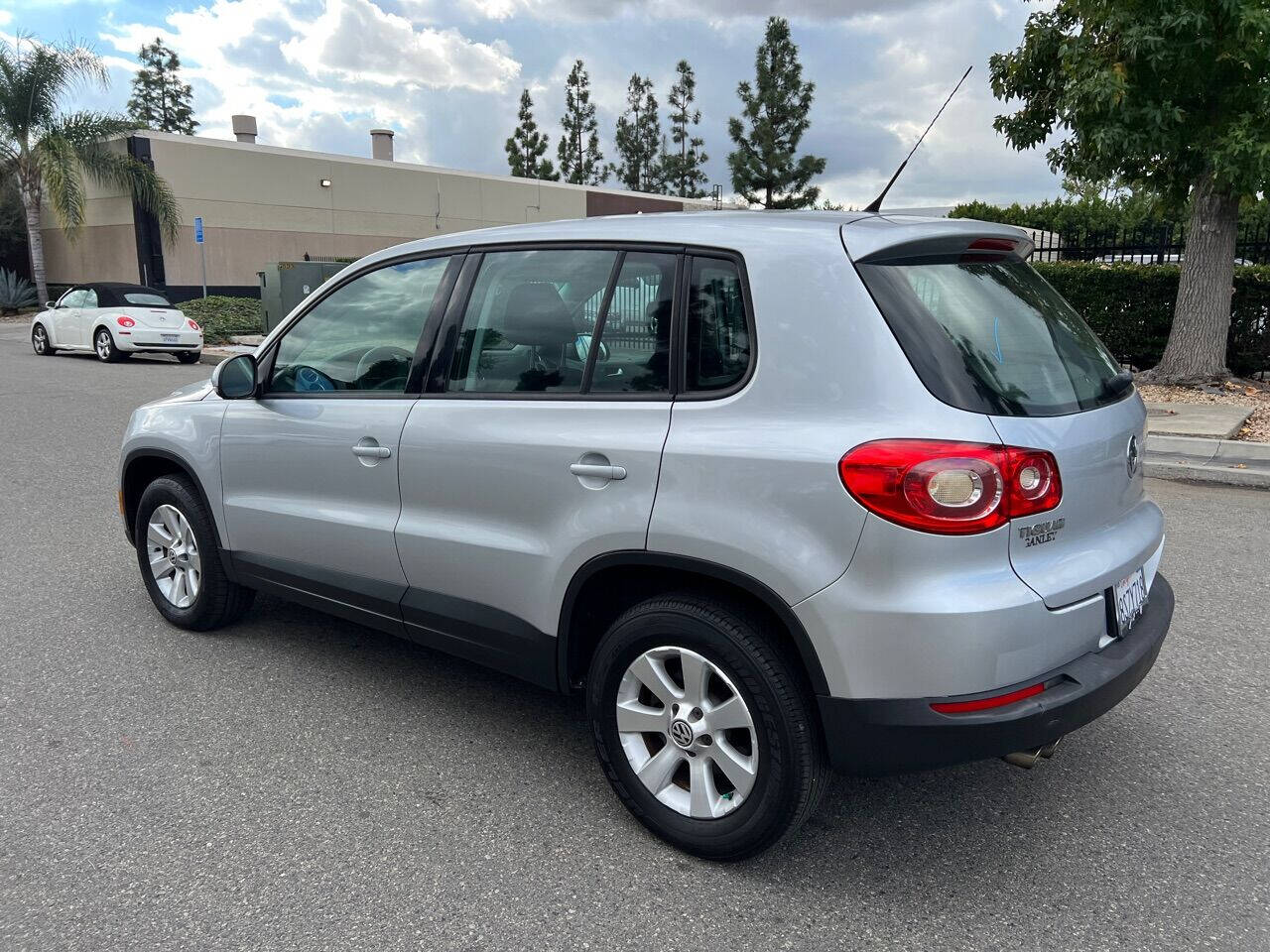 2010 Volkswagen Tiguan for sale at ZRV AUTO INC in Brea, CA