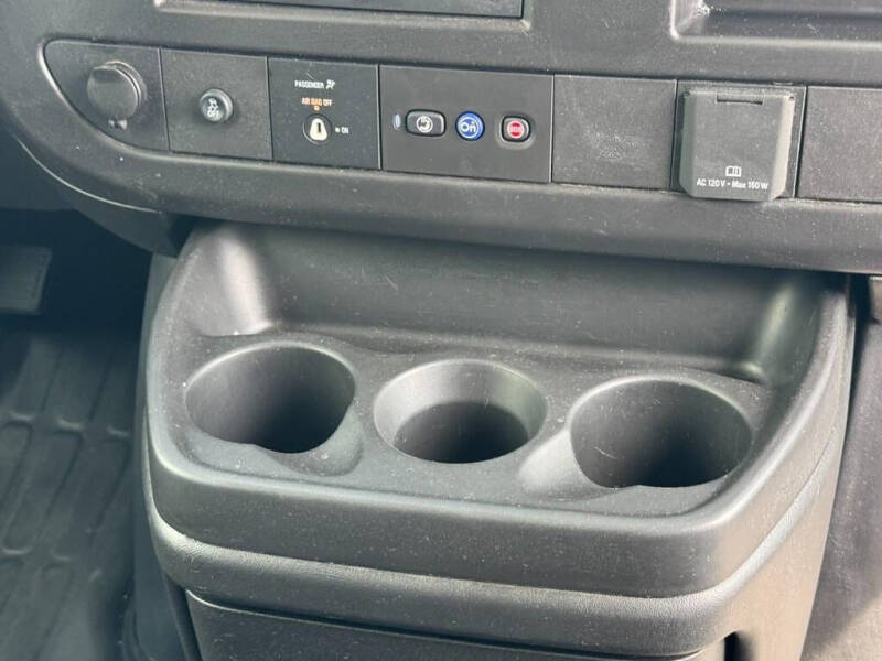 2025 GMC Savana 2500