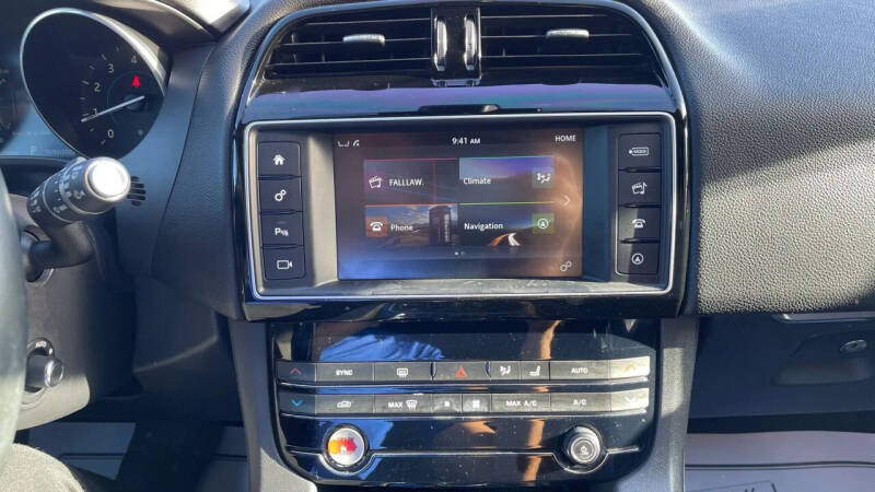 2017 Jaguar F-PACE 35t Prestige