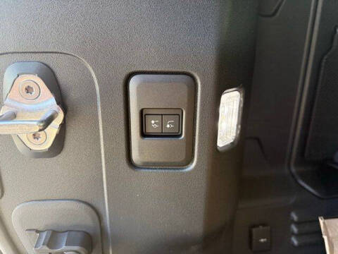 2026 Land Rover Defender 110 P300 S