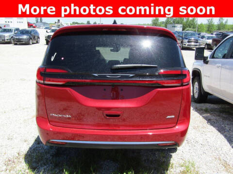 2027 Chrysler Pacifica Select
