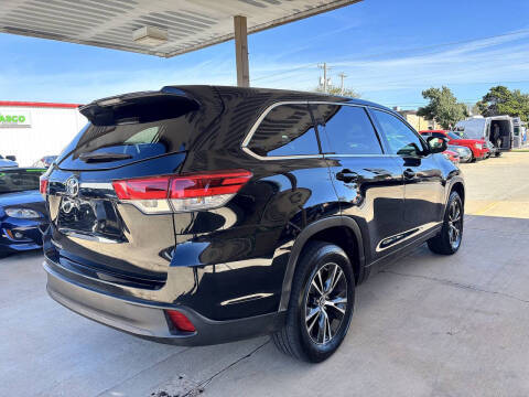 2018 Toyota Highlander LE