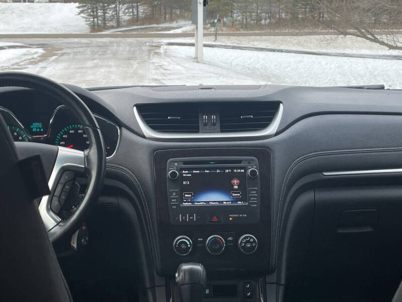 2015 Chevrolet Traverse 1LT photo 8