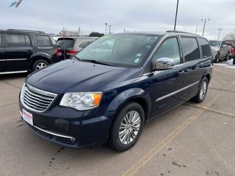 2016 Chrysler Town and Country for sale at De Anda Auto Sales in South Sioux City NE