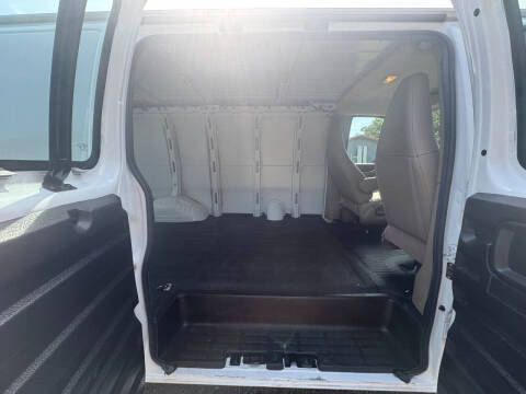 2022 Chevrolet Express 2500
