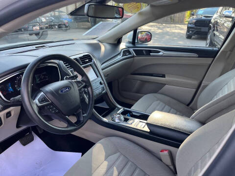 2019 Ford Fusion SE