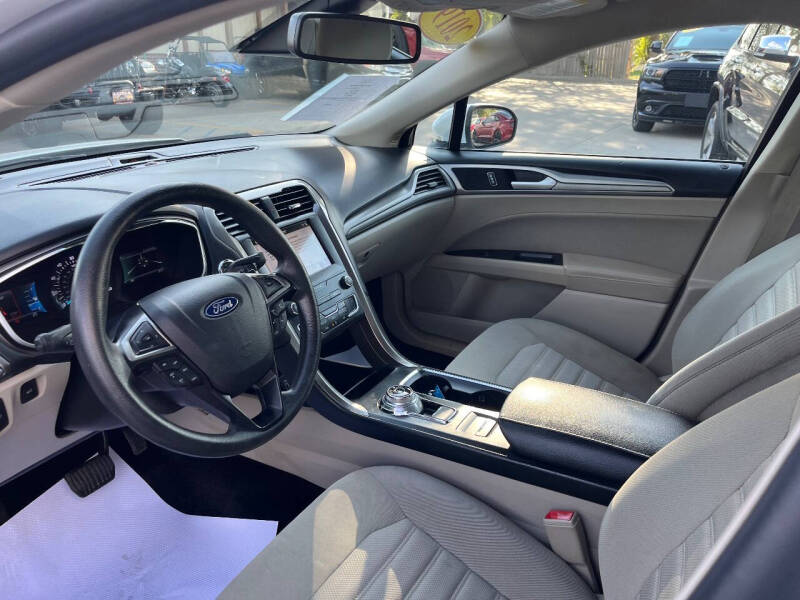 2019 Ford Fusion SE