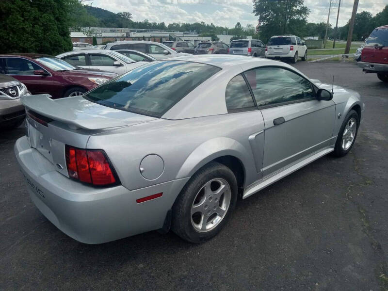 2004 Ford Mustang