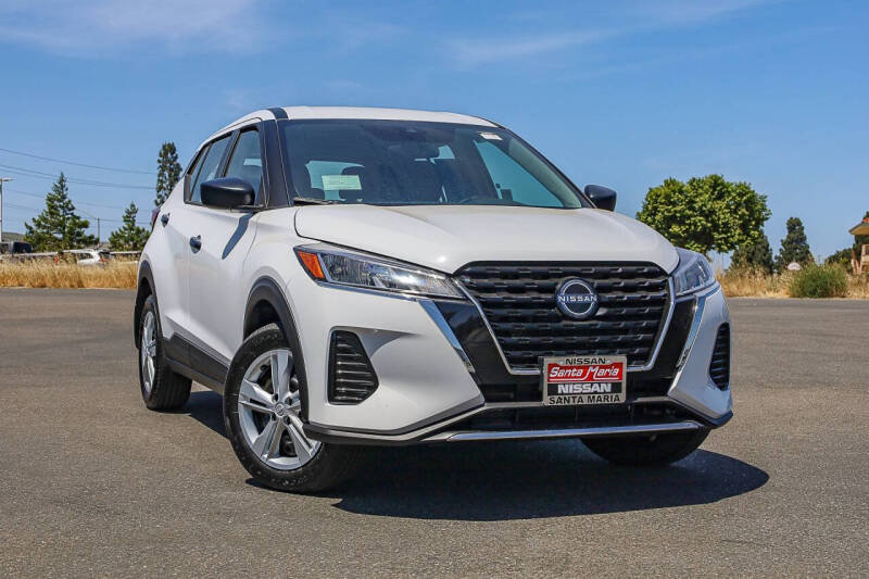 2025 Nissan KICKS PLAY Base's photo