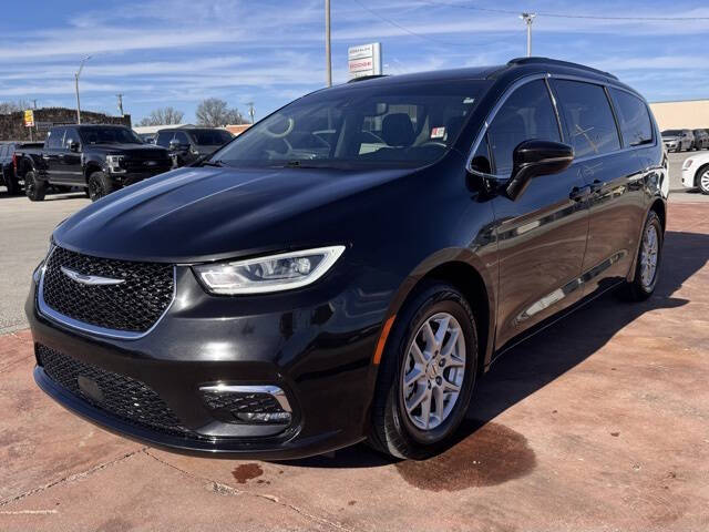 2022 Chrysler Pacifica Touring L's photo