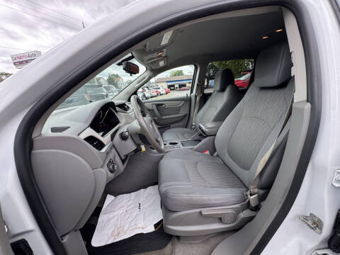 2017 Chevrolet Traverse LS