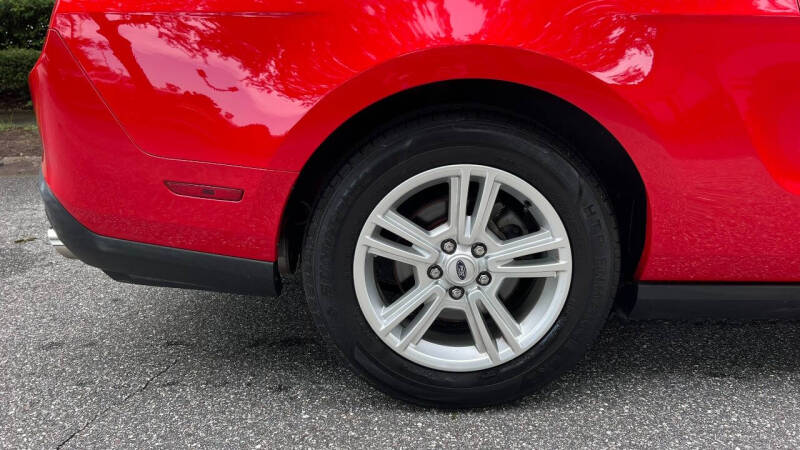 2012 Ford Mustang V6