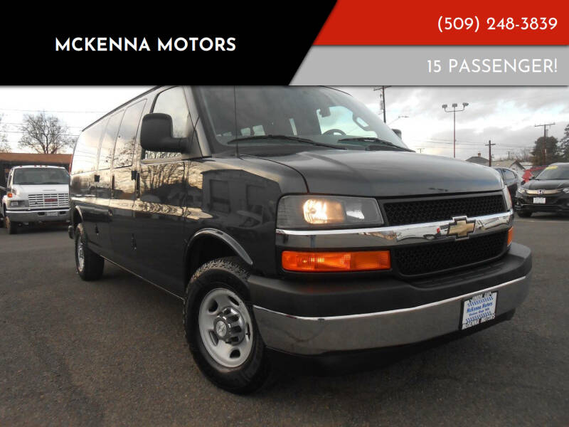 2017 Chevrolet Express Passenger LS's photo