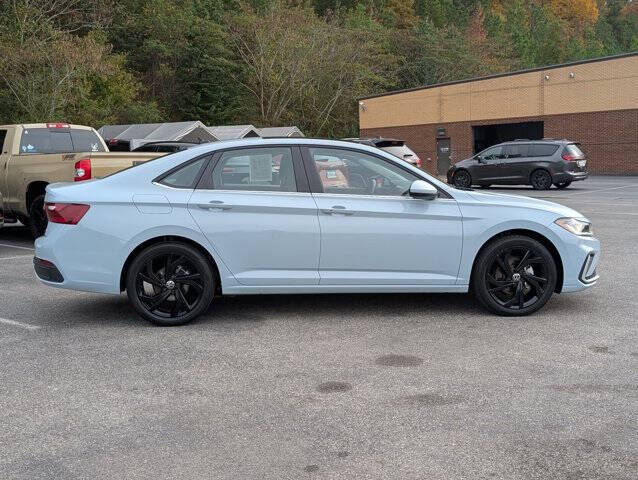 2025 Volkswagen Jetta SE