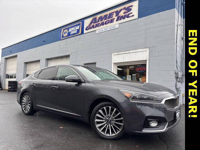 2017 Kia Cadenza Premium's photo