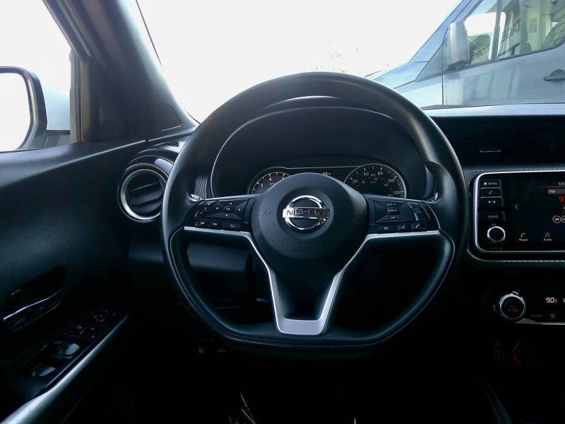 2020 Nissan Kicks SV