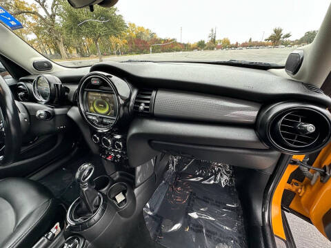 2015 MINI Hardtop 4 Door Cooper