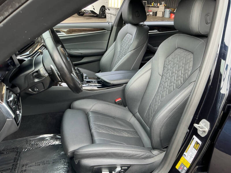 2022 BMW 5 Series 530e